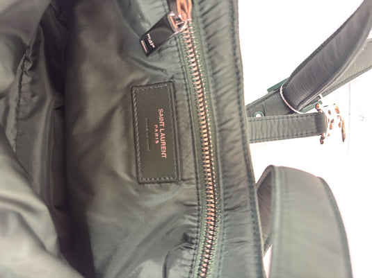 Yves Saint Laurent le 5 à 7 Handbag, One Size