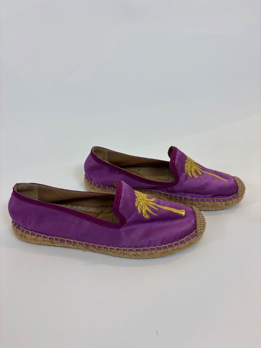 Penelope Chilvers Flats, 38