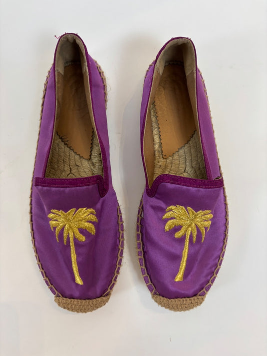Penelope Chilvers Flats, 38