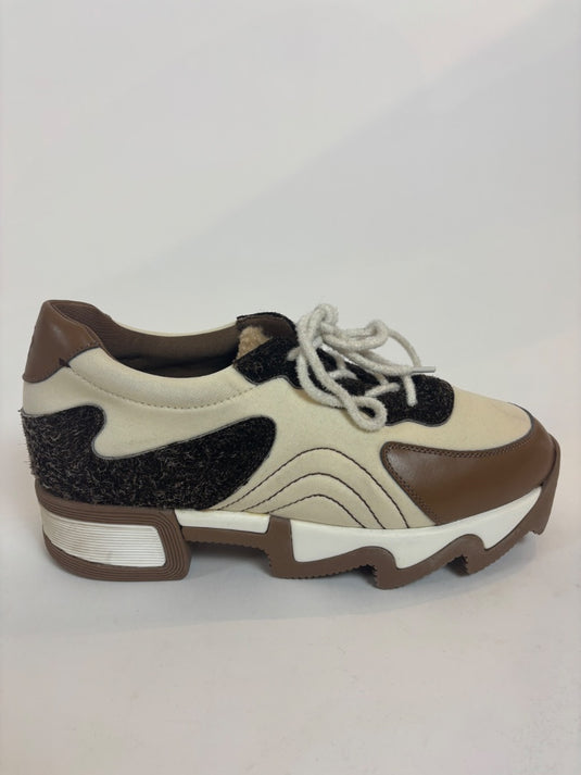 iRi Trainers, 41