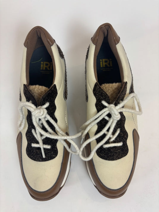 iRi Trainers, 41
