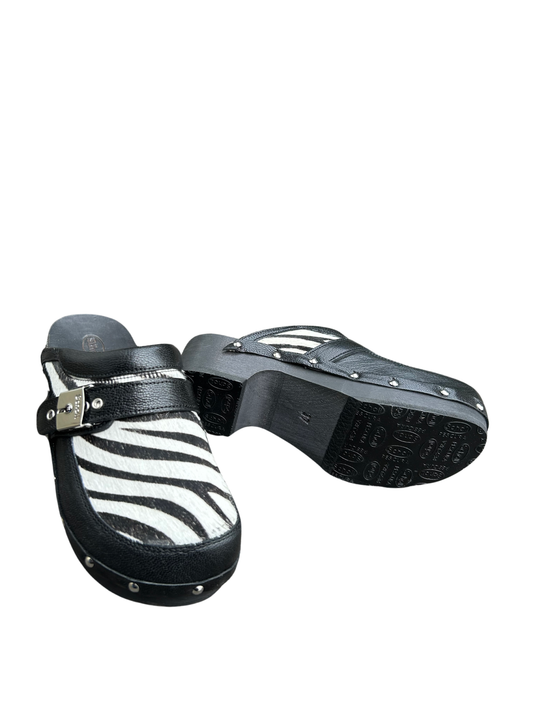 'Pescura Clog' Zebra Leather & Wooden Sandal, Size 4